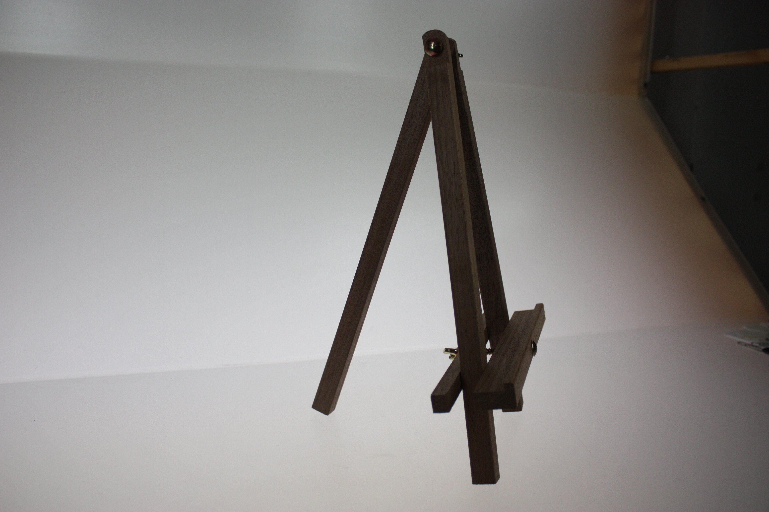 11" Mahogany Easel